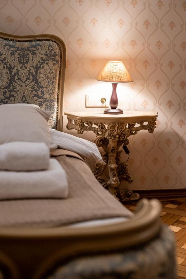 3 Bedrooms Royal Italian Style In An Austrian Building, Parking, Balcony Lviv Exterior foto