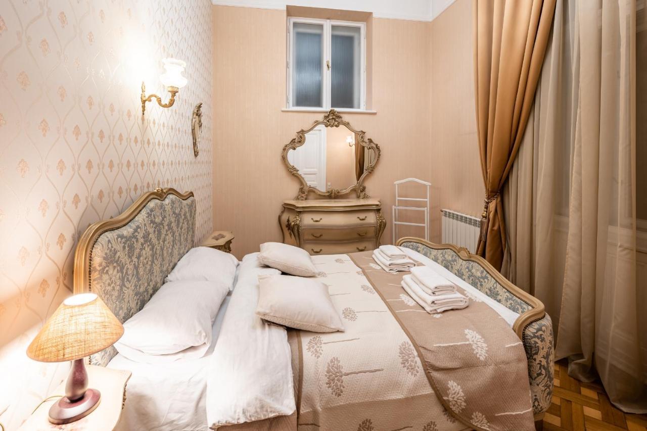 3 Bedrooms Royal Italian Style In An Austrian Building, Parking, Balcony Lviv Exterior foto