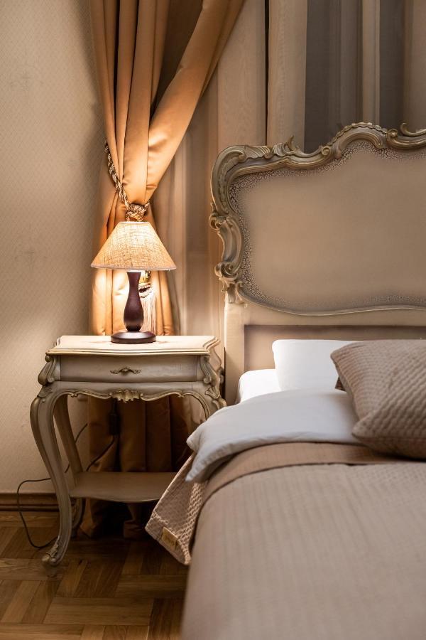 3 Bedrooms Royal Italian Style In An Austrian Building, Parking, Balcony Lviv Exterior foto