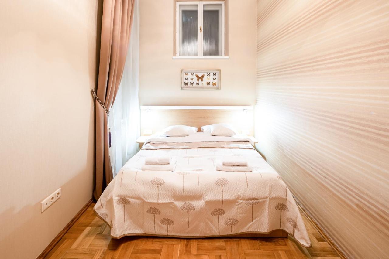 3 Bedrooms Royal Italian Style In An Austrian Building, Parking, Balcony Lviv Exterior foto
