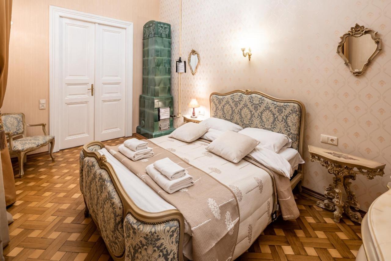 3 Bedrooms Royal Italian Style In An Austrian Building, Parking, Balcony Lviv Exterior foto
