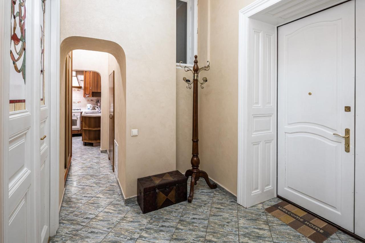 3 Bedrooms Royal Italian Style In An Austrian Building, Parking, Balcony Lviv Exterior foto