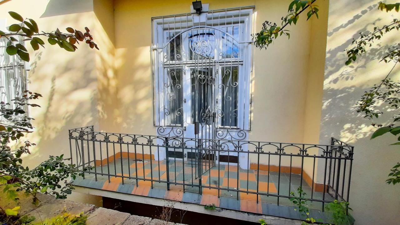 3 Bedrooms Royal Italian Style In An Austrian Building, Parking, Balcony Lviv Exterior foto